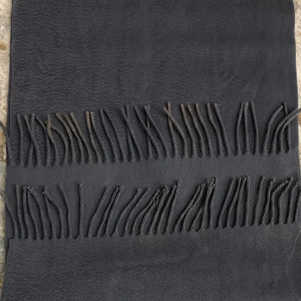 Louis Vuitton Cashmere Charcoal Scarf for Men - Picture 4 of 9